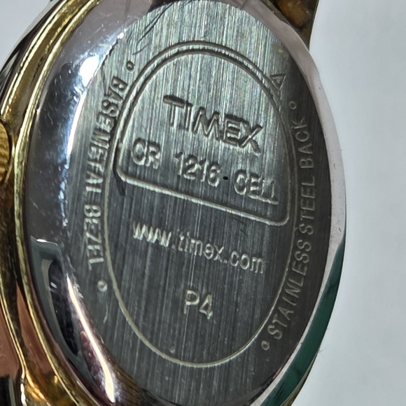 Vtg Timex Ladies Gold tone Wrist Watch 70s 80s Stretch Band Oval main image 5